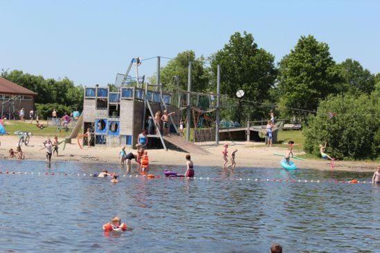 Koudum Stacaravan Op 5 Sterren Vakantiepark De Kuilart Friesland Aan Het Meer Met Zwembad 5P 237 מראה חיצוני תמונה